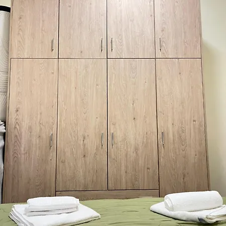 Eos Apartment *